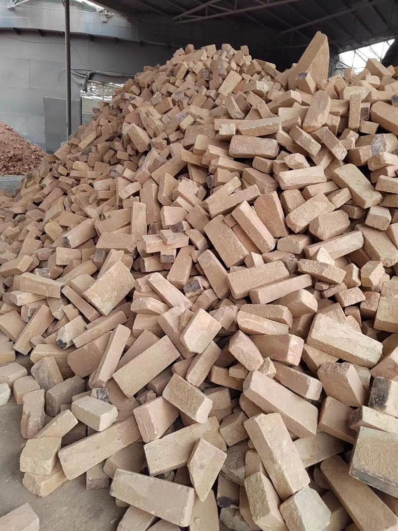 全國(guó)專業(yè)收購(gòu)廢舊耐火材料，助力資源循環(huán)利用